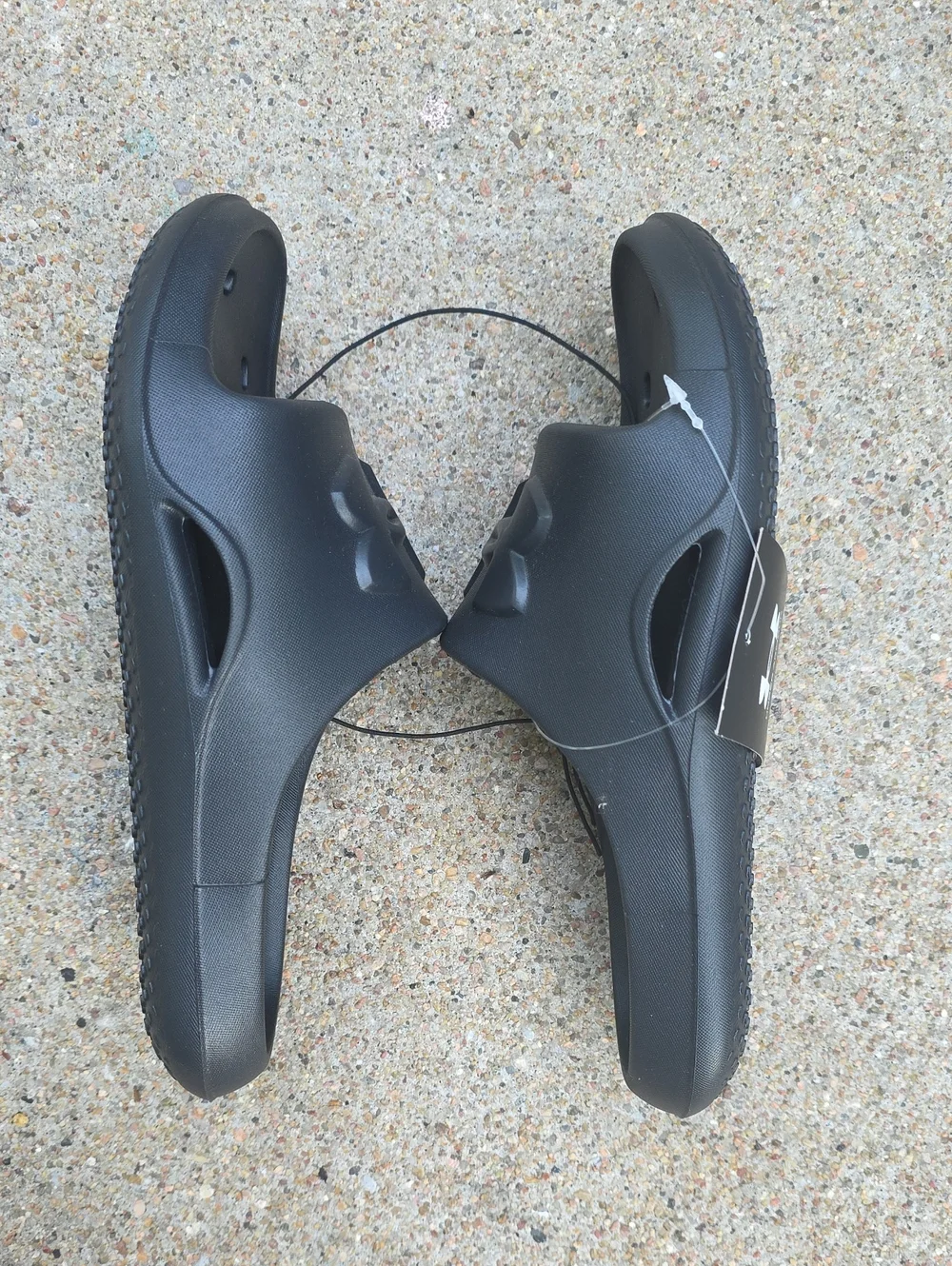 NWT Under Armour Black Locker V Slides Sandals Size 4 Youth